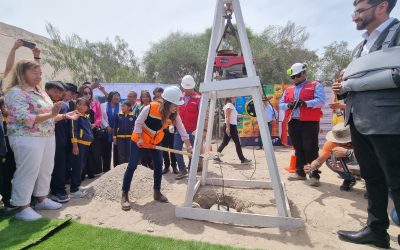 MOP pone primera piedra para construcción de escuela Pampa Algodonal