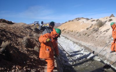 MOP despeja Canal Lauca afectado por heladas en el altiplano